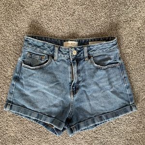 Pacsun high waisted mom shorts size 25!